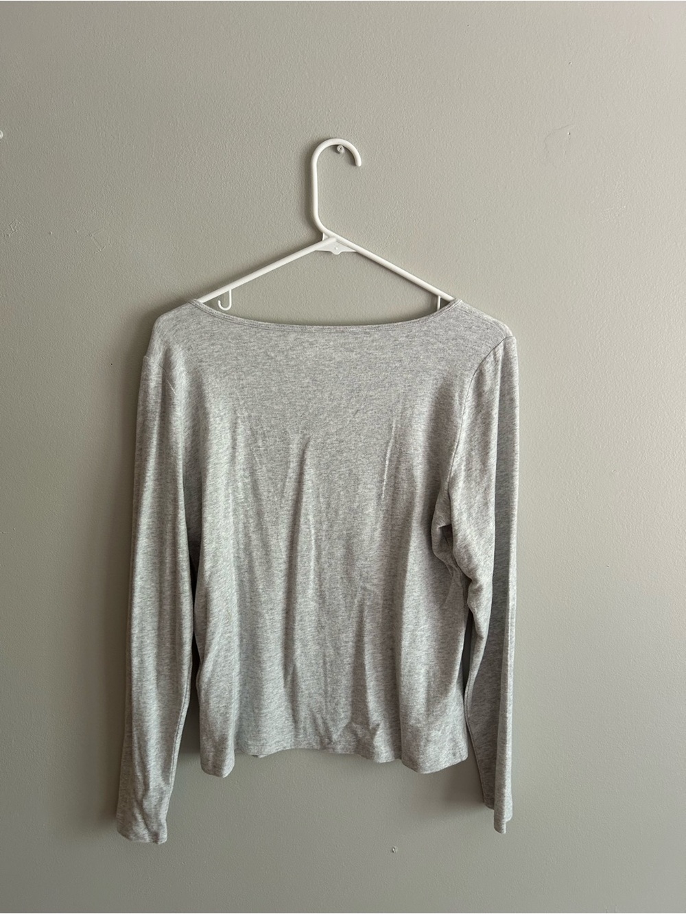 SOLD Abercrombie & Fitch NWT Long Sleeve Henley Top | Heather Gray Size L - Picture 3 of 6